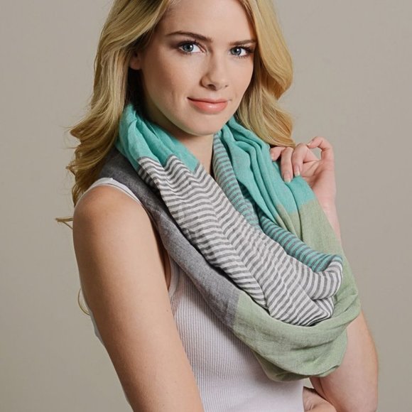 Colorblock Infinity Scarf - Picture 4 of 5